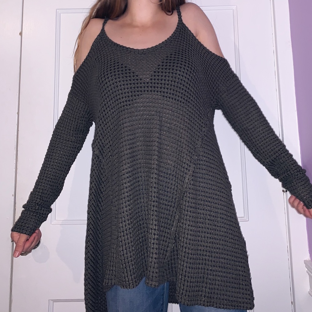 Open Shoulder Sweater - Picture 2 of 4